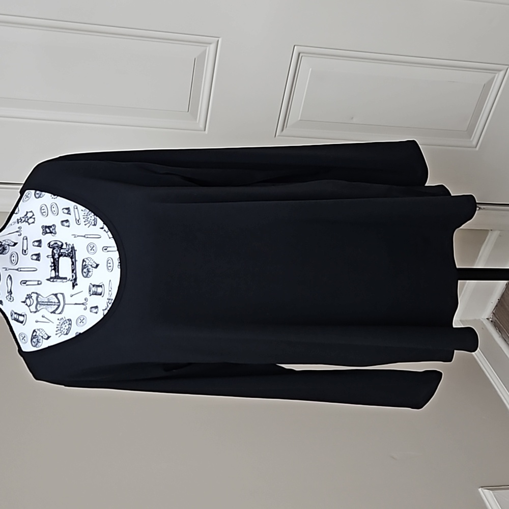 LuLaRoe Lynnae Solid Black Longsleeve Lightweight Stretchy Shirt Women's Large